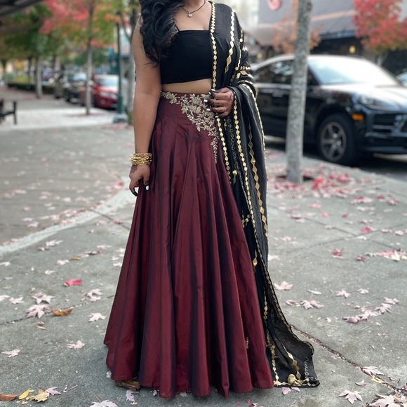 Lehenga set with dupatta - Picture 2 of 4